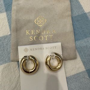 Kendra Scott Mikki Huggie earring